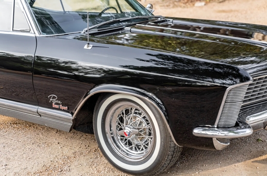 1965 Buick Riviera Photo