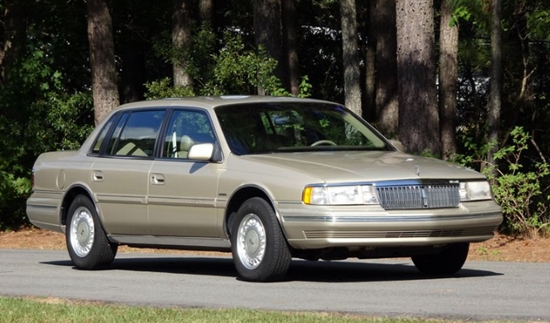 Lincoln Continental Photo