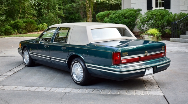 1993 Lincoln Town Car Photo